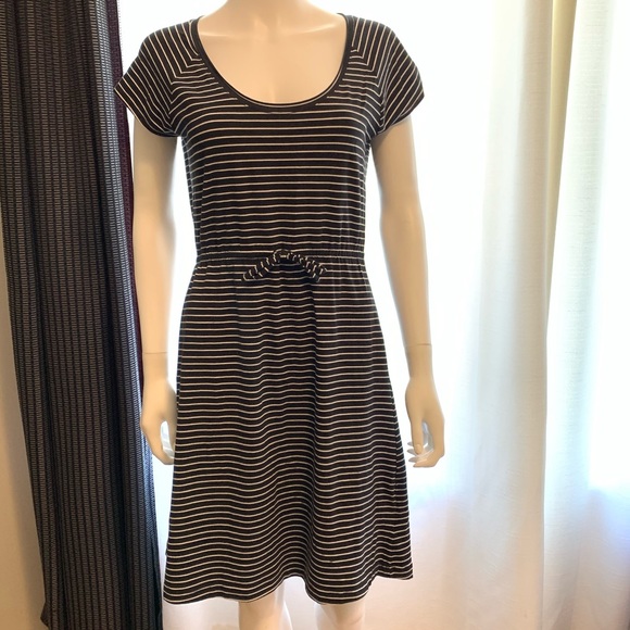 Columbia Dresses & Skirts - Columbia PFG Striped Cinch Short Sleeve Midi Dress